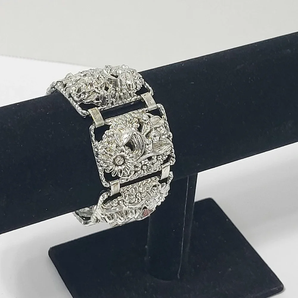 Vintage Sarah Coventry Silver Tone Floral Panel Bracelet Wide Hinged Link Ornate